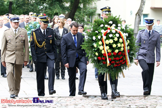 Obchody 71 rocznicy Powstania w Getcie Białostockim pod Pomnikiem Bohaterów Getta