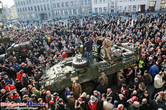 Żołnierze amerykańscy na Rynku Kościuszki