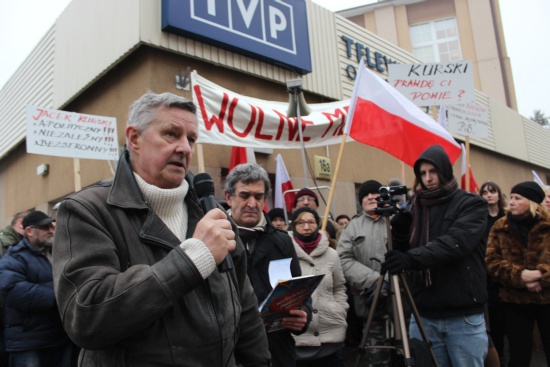 Manifestacja w obronie mediów publicznych