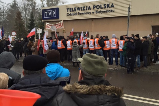 Manifestacja w obronie mediów publicznych