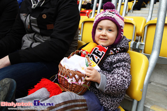 Święcenie pokarmów na Stadionie Miejskim