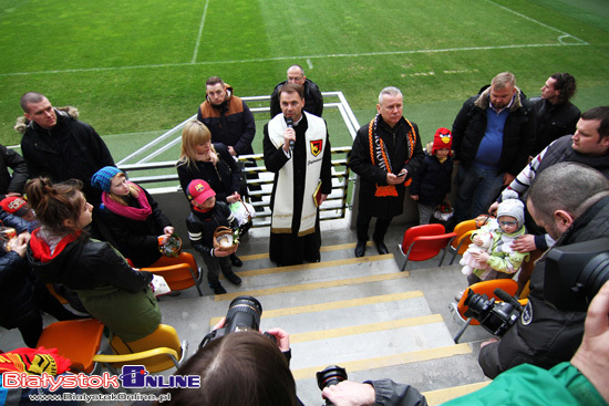 Święcenie pokarmów na Stadionie Miejskim