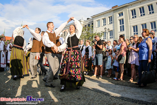 Podlaska Oktawa Kultur. Parada zespołów