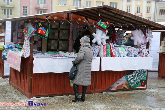 Jarmark bożonarodzeniowy i żywa szopka