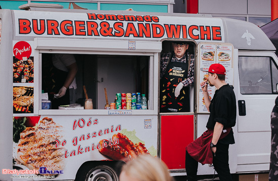 Zlot Foodtrucków przed Outlet Białystok