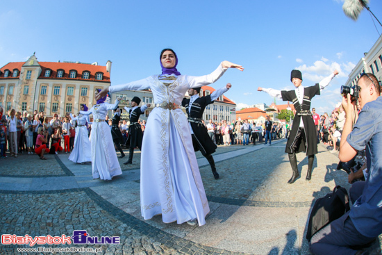 X Międzynarodowy Festiwal Muzyki, Sztuki i Folkloru \