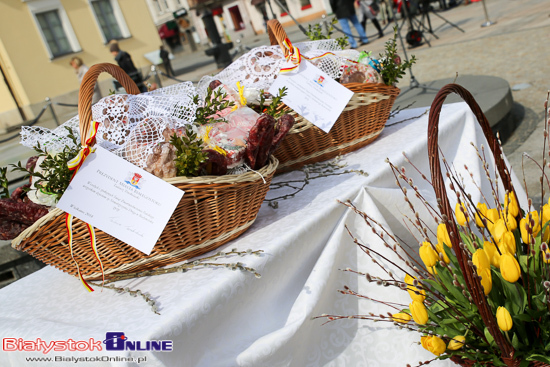 Święcenie pokarmów na Rynku Kościuszki