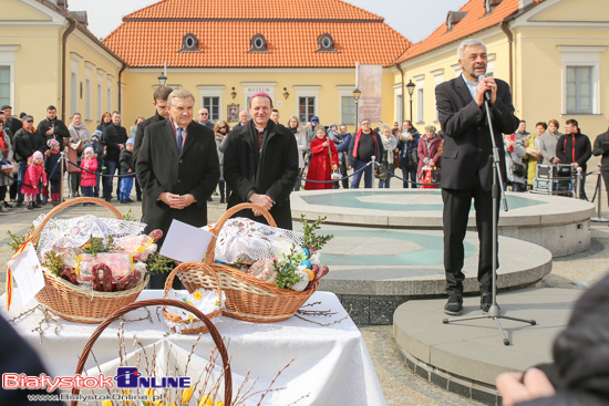 Święcenie pokarmów na Rynku Kościuszki