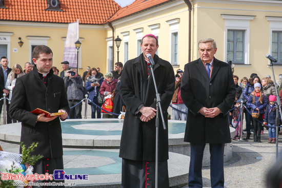 Święcenie pokarmów na Rynku Kościuszki