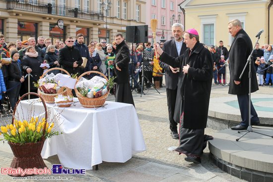 Święcenie pokarmów na Rynku Kościuszki