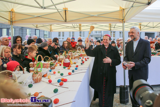 Święcenie pokarmów na Rynku Kościuszki