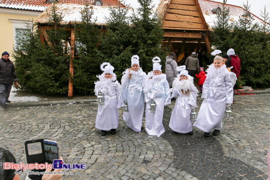 Jarmark bożonarodzeniowy i żywa szopka