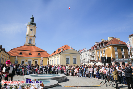 Święcenie pokarmów na Rynku Kościuszki