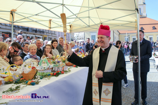 Święcenie pokarmów na Rynku Kościuszki