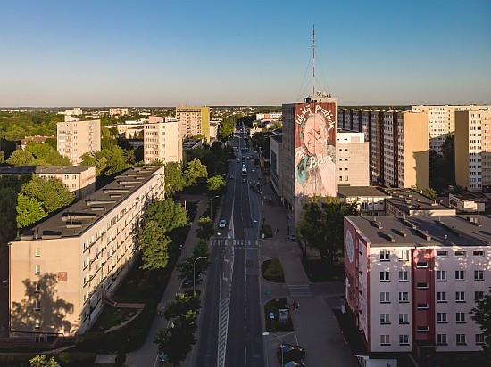 Mural: Wyślij pocztówkę do babci