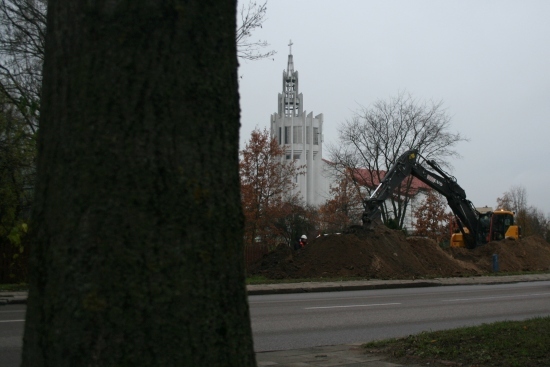 Al. Tysiąclecia. Rozpoczęto wycinkę drzew i rozbudowę