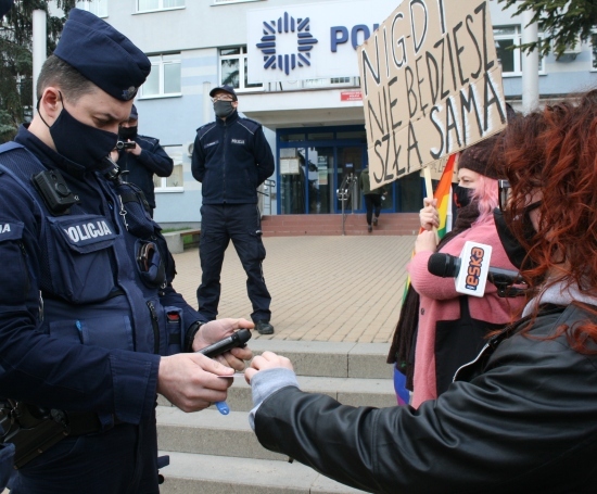 Protest przed Komendą Policji w Białymstoku