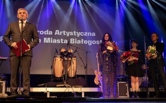 Uroczystość wręczenia Nagrody Artystycznej Prezydenta Miasta. Koncert KAYAH