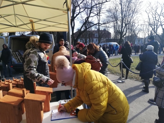 Sznur białostoczan ustawił się po budki lęgowe