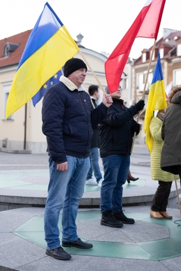 Manifestacja na Rynku Kościuszki po ataku na Ukrainę