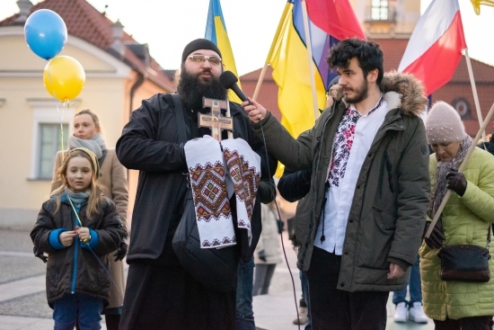 Manifestacja na Rynku Kościuszki po ataku na Ukrainę