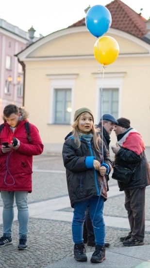 Manifestacja na Rynku Kościuszki po ataku na Ukrainę