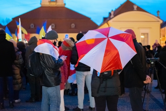 Manifestacja na Rynku Kościuszki po ataku na Ukrainę