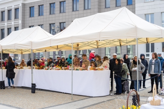 Święcenie pokarmów na Rynku Kościuszki