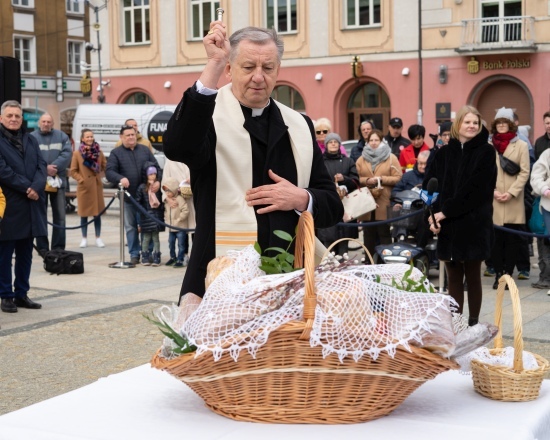 Święcenie pokarmów na Rynku Kościuszki