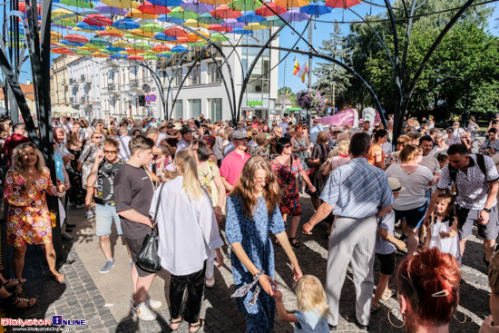 Potańcówka pod parasolkami