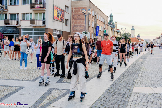 Nightskating Białystok. 3 przejazd rolkarzy