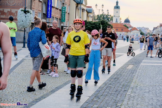 Nightskating Białystok. 3 przejazd rolkarzy