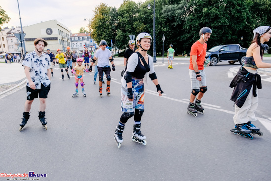 Nightskating Białystok. 3 przejazd rolkarzy