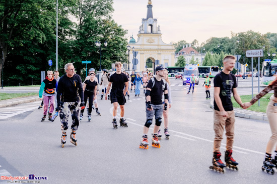 Nightskating Białystok. 3 przejazd rolkarzy