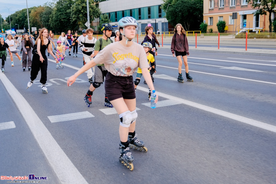 Nightskating Białystok. 3 przejazd rolkarzy