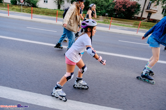 Nightskating Białystok. 3 przejazd rolkarzy