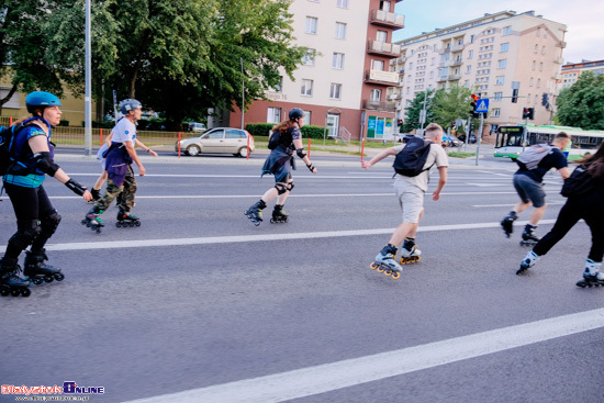 Nightskating Białystok. 3 przejazd rolkarzy