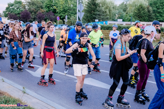 Nightskating Białystok. 3 przejazd rolkarzy