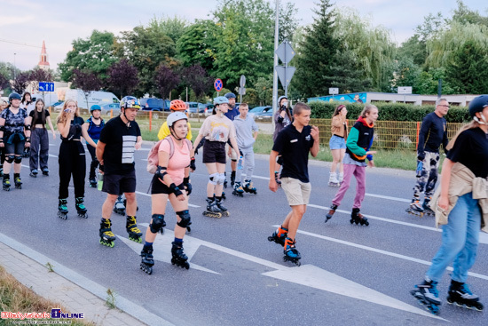 Nightskating Białystok. 3 przejazd rolkarzy