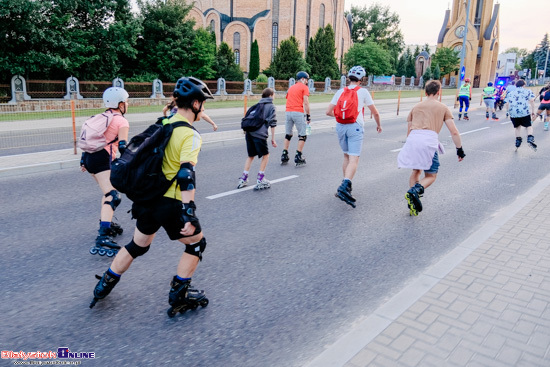 Nightskating Białystok. 3 przejazd rolkarzy