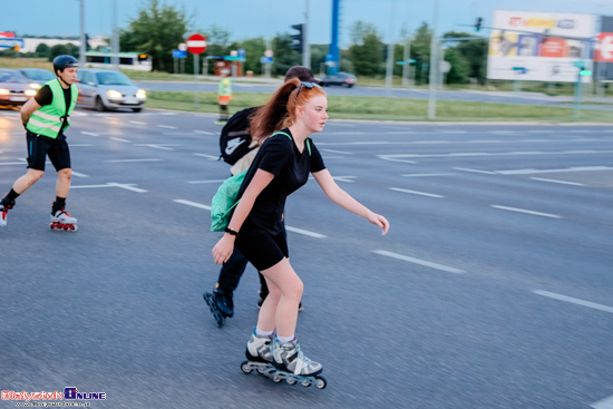 Nightskating Białystok. 3 przejazd rolkarzy