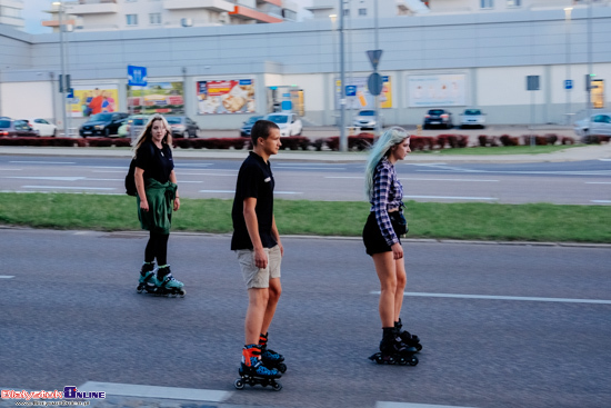 Nightskating Białystok. 3 przejazd rolkarzy