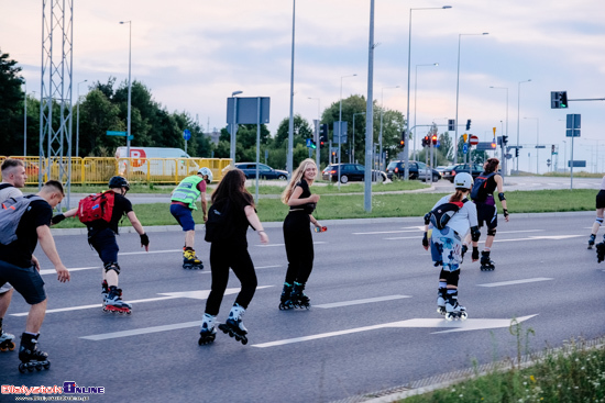 Nightskating Białystok. 3 przejazd rolkarzy