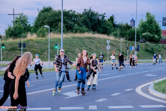 Nightskating Białystok. 3 przejazd rolkarzy