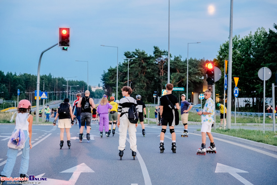 Nightskating Białystok. 3 przejazd rolkarzy