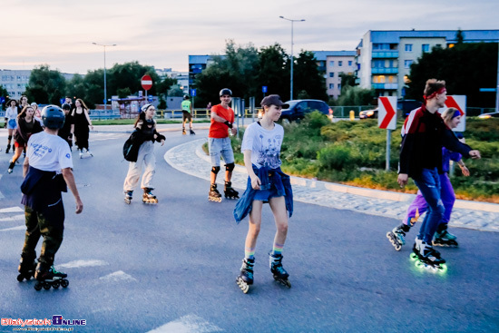 Nightskating Białystok. 3 przejazd rolkarzy