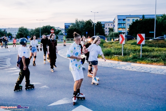 Nightskating Białystok. 3 przejazd rolkarzy