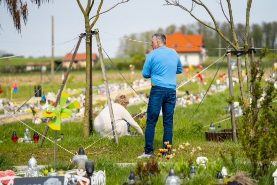 2024.04.27 - Cmentarz małych zwierząt w Rzędzianach