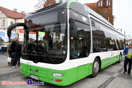 Festyn na Rynku Kościuszki i prezentacja autobusu hybrydowego