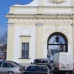 Brama główna Pałacu Branickich zamknięta